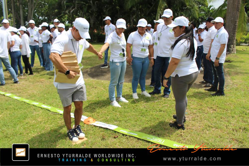 Team Building LAT Talleres de Cuerdas | Team Building Empresarial