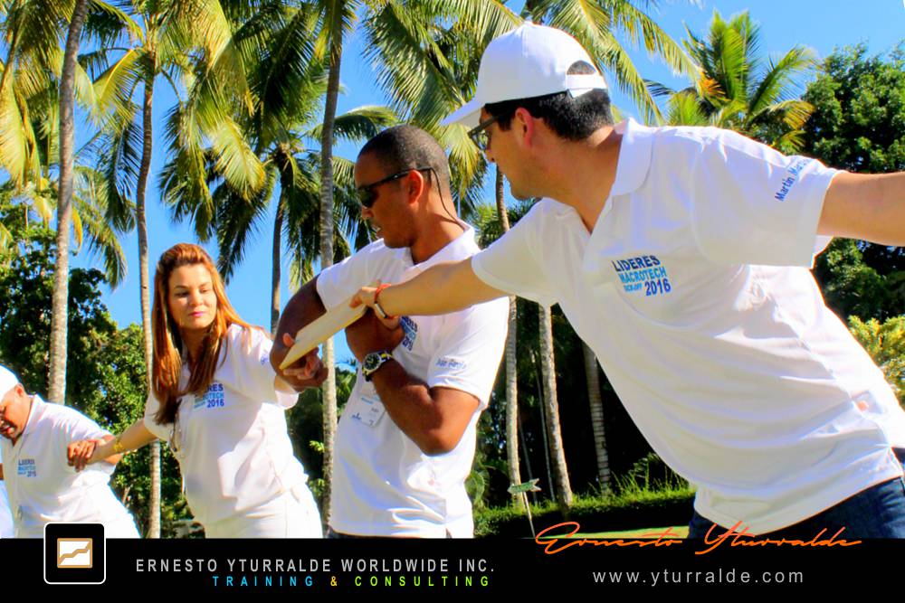 Team Building LATAM con programas corporativos de aprendizaje experiencial