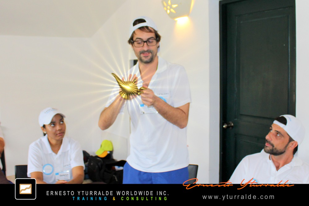 Team Building LATAM con talleres de cuerdas bajas para fortalecer equipos de trabajo en la región