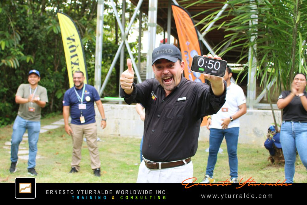 Team Building LATAM con talleres de cuerdas aplicados a equipos corporativos