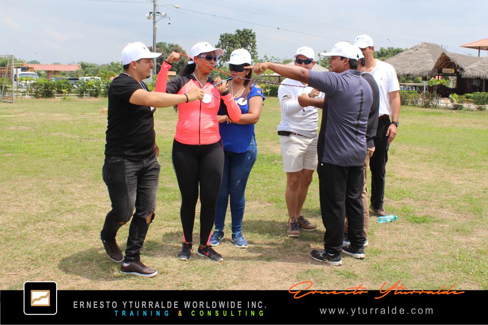 Team Building LATAM, El Caribe y USA Talleres de Cuerdas Bajas | Team Building Empresarial para el desarrollo de equipos de trabajo