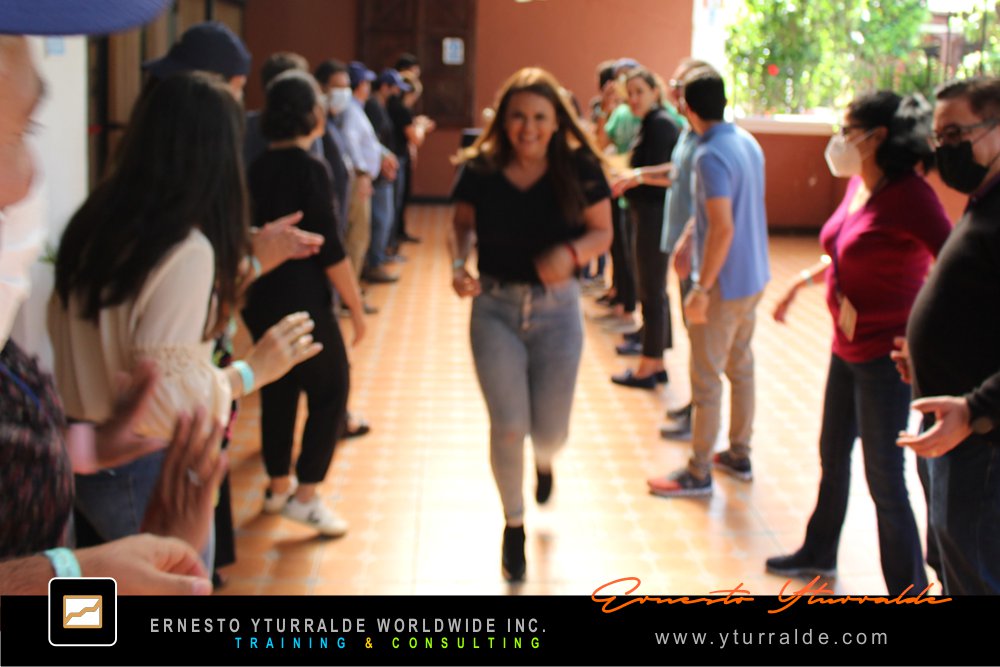 Team Building LATAM, El Caribe y USA Talleres de Cuerdas Bajas | Team Building Empresarial para el desarrollo de equipos de trabajo