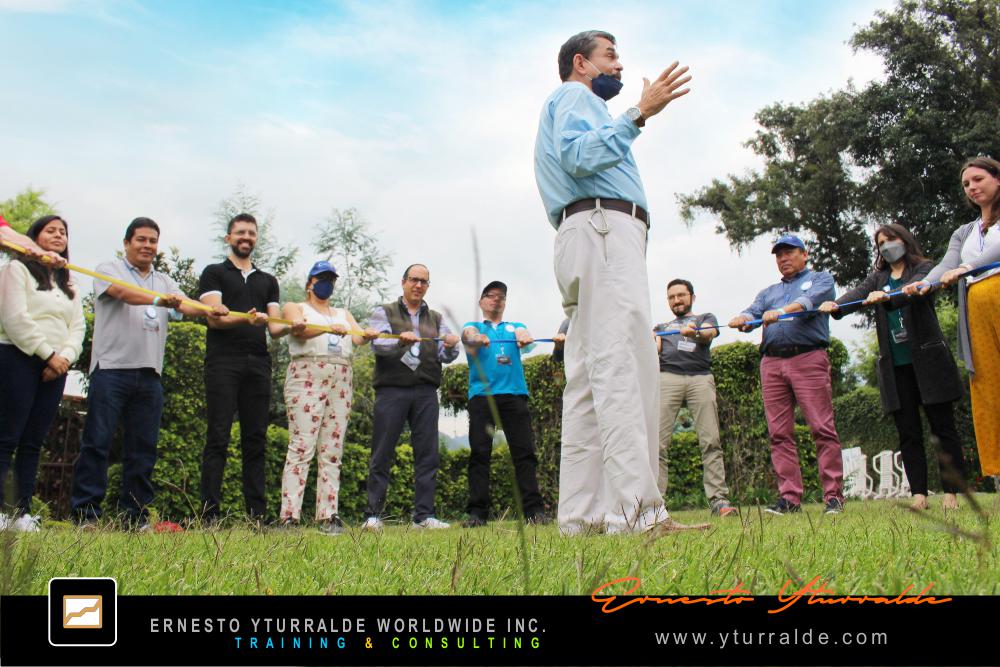 Team Building LATAM, El Caribe y USA Talleres de Cuerdas Bajas | Team Building Empresarial para el desarrollo de equipos de trabajo